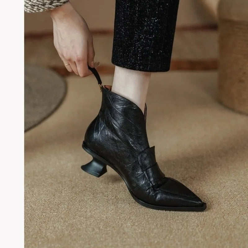 Maßgeschneiderte und bequeme orthopädische Stiefel