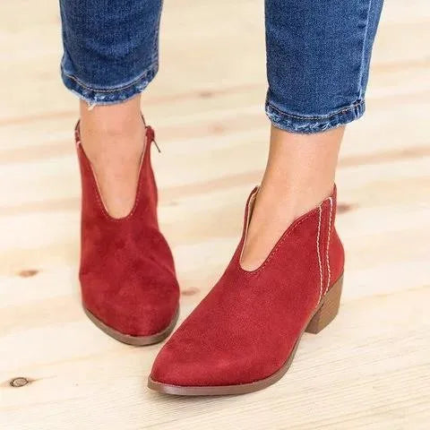 Stützende und trendige orthopädische Stiefel