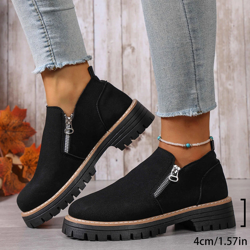 Elegante und stützende orthopädische Stiefel