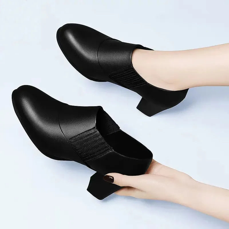 Modische und stützende orthopädische Stiefel
