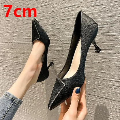 Stützende und stilvolle orthopädische Schuhe