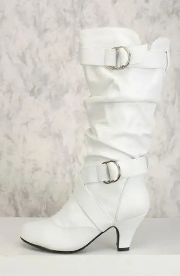 Elegante und stützende orthopädische Stiefel