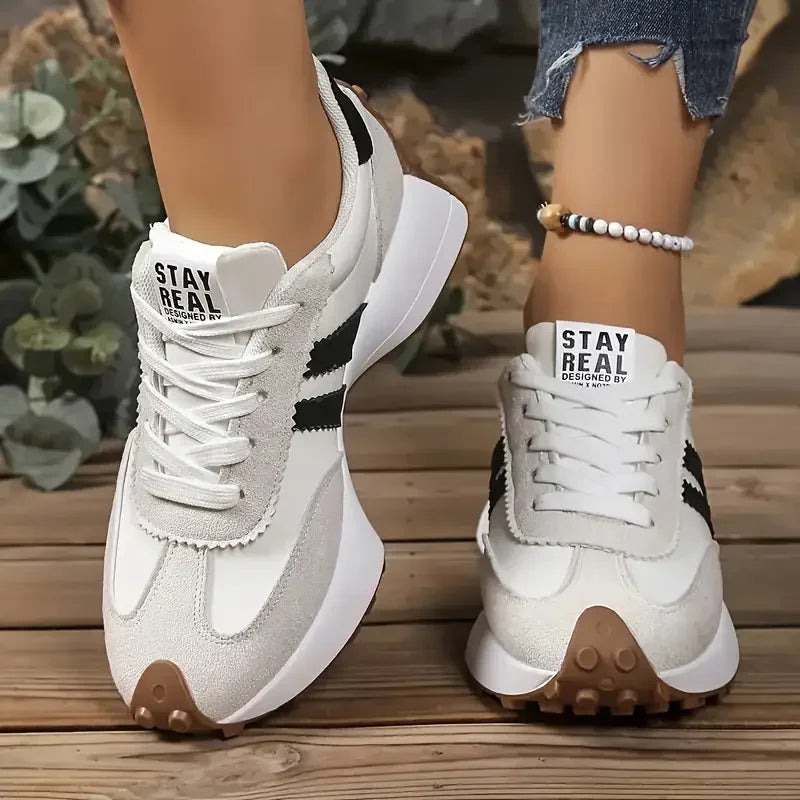Modische und stützende orthopädische Turnschuhe