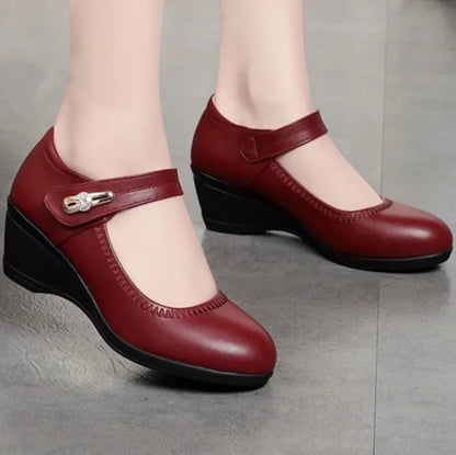 Elegante und stützende orthopädische Schuhe