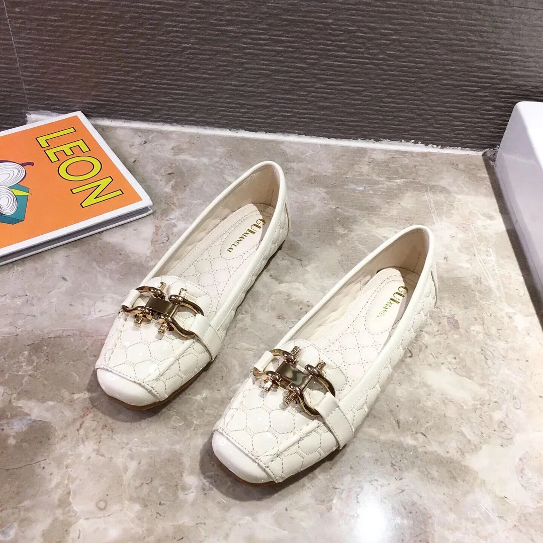 Modische und stützende orthopädische Ballerinas