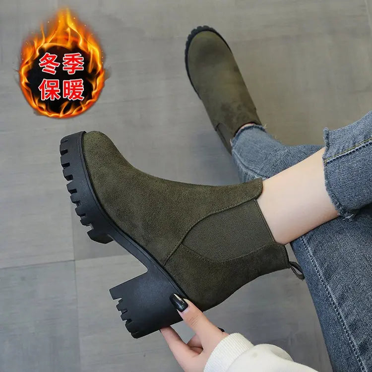 Modische und stützende orthopädische Stiefel