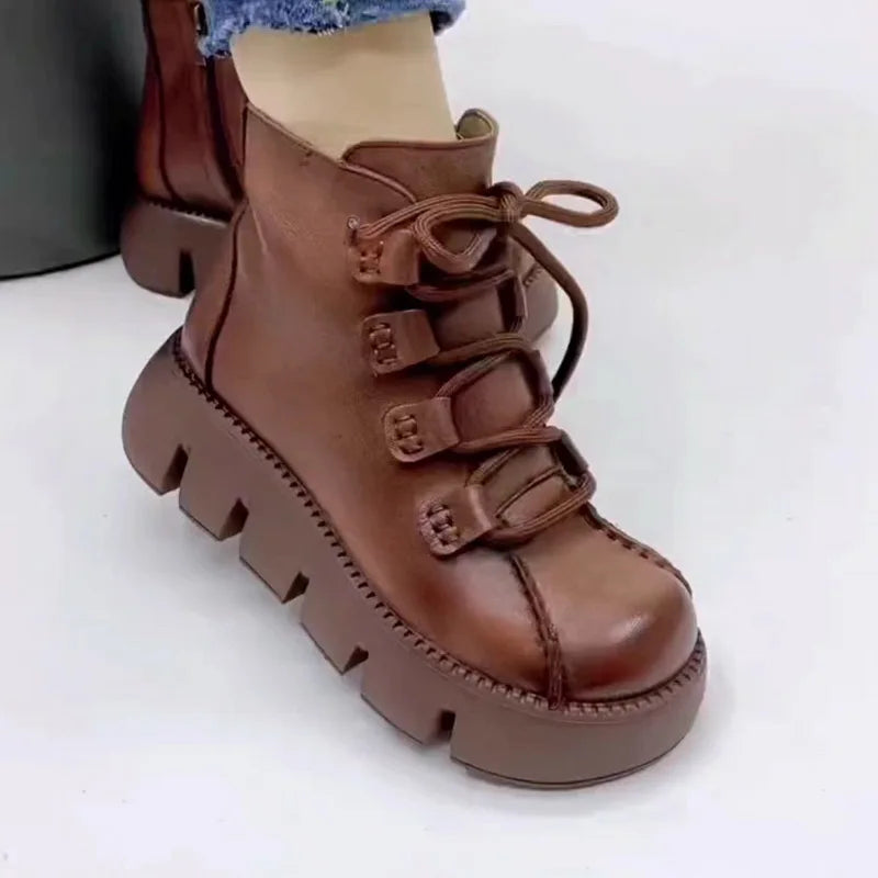Bequeme und modische orthopädische Stiefel