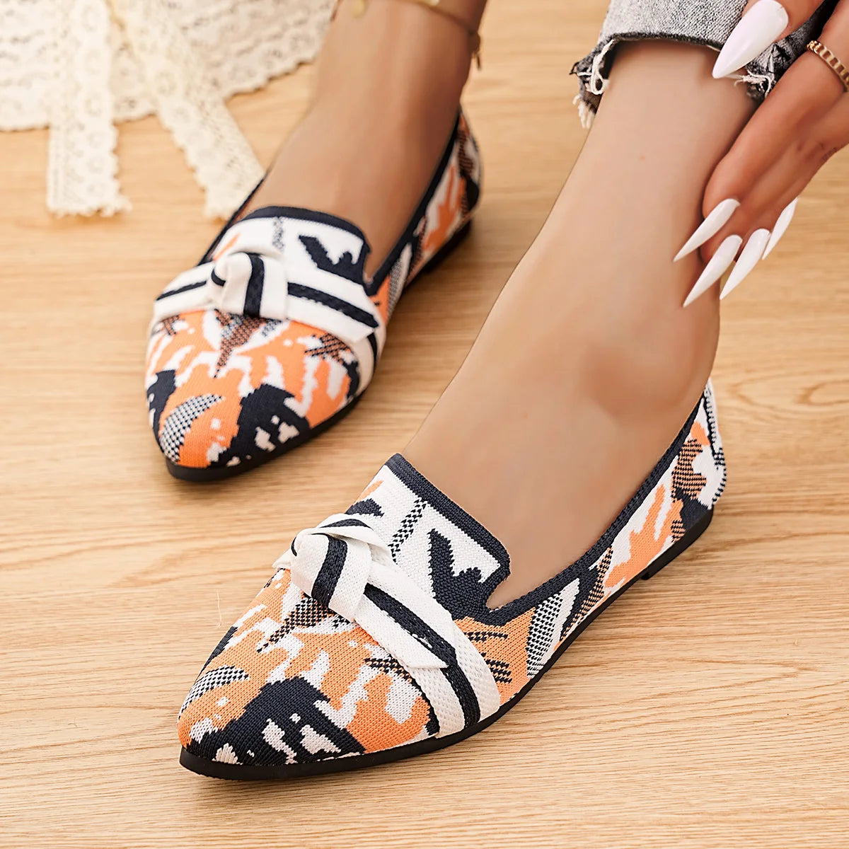 Elegante und stützende orthopädische Slipper