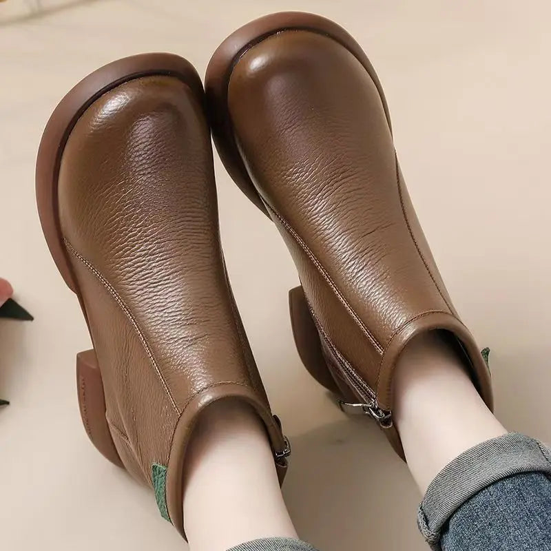 Stützende und stilvolle orthopädische Stiefel