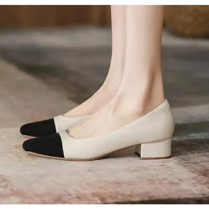 Stützende und stilvolle orthopädische Sandalen