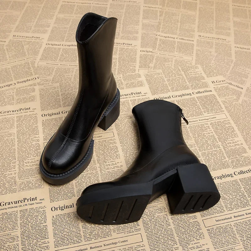 Elegante und stützende orthopädische Stiefel
