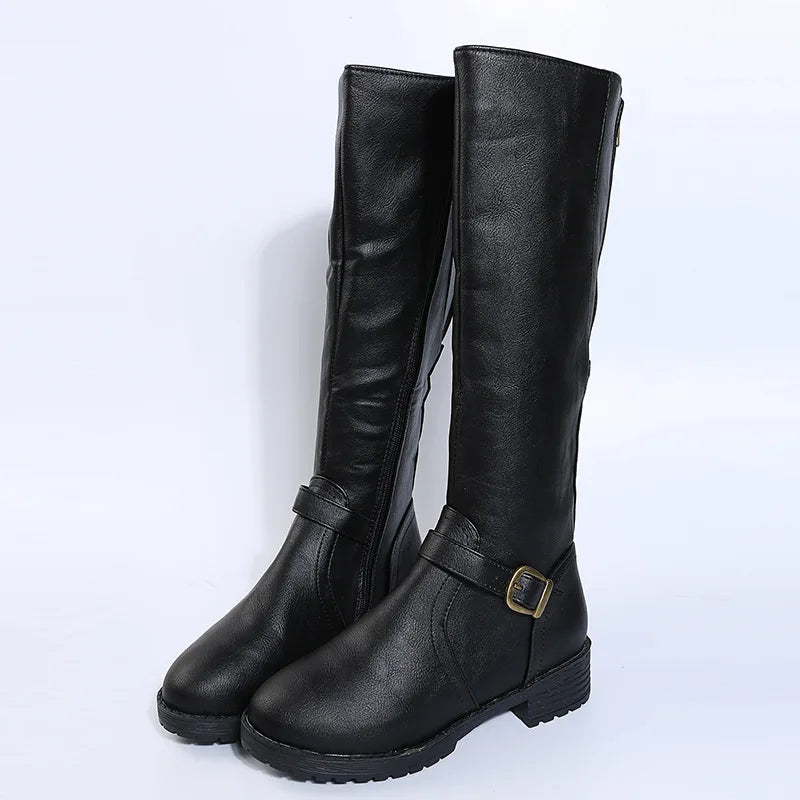 Elegante und stützende orthopädische Absätze