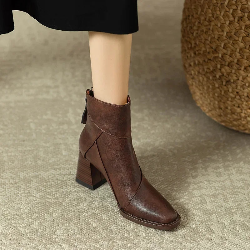 Maßgeschneiderte und bequeme orthopädische Stiefel