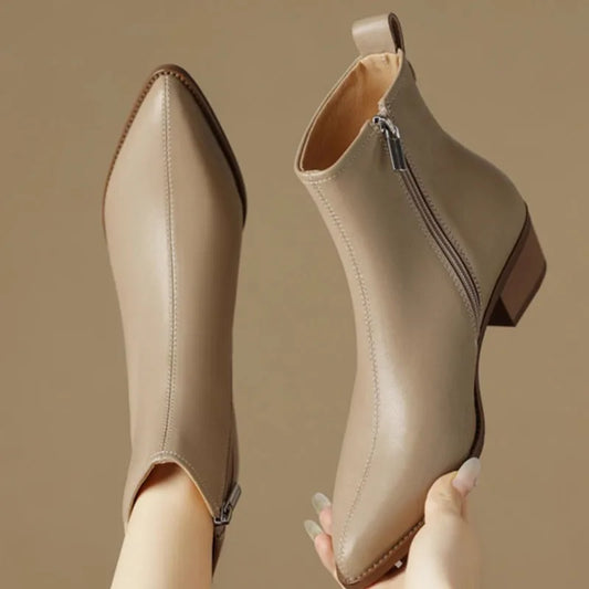 Bequeme und modische orthopädische Stiefel