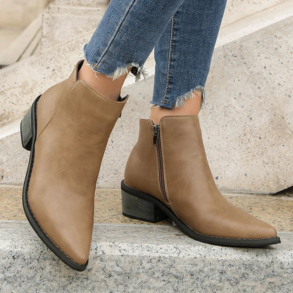 Maßgeschneiderte und bequeme orthopädische Stiefel