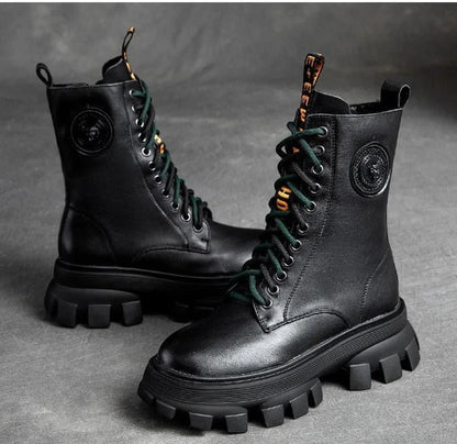 Maßgeschneiderte und bequeme orthopädische Stiefel