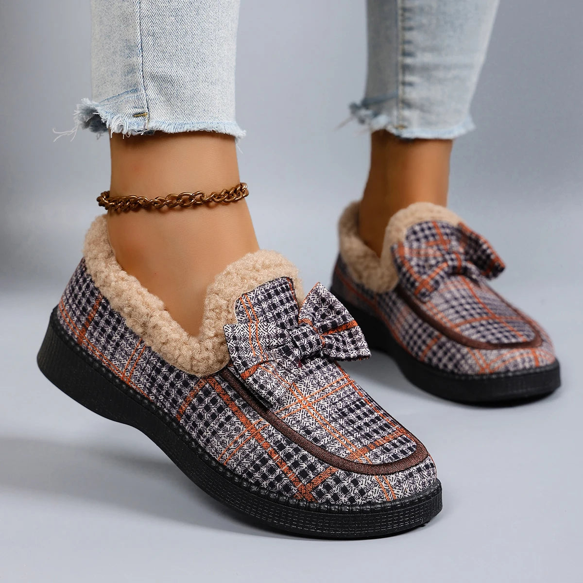 Elegante und stützende orthopädische Stiefel