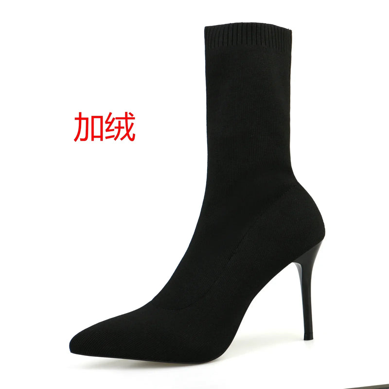 Elegante und stützende orthopädische Absätze