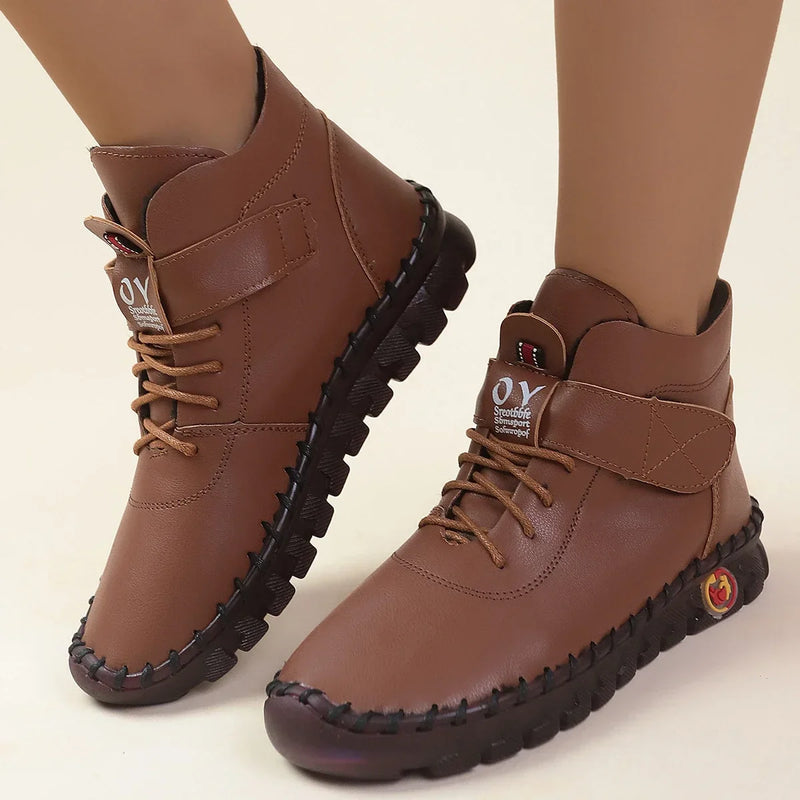 Lässige und stützende orthopädische Stiefel