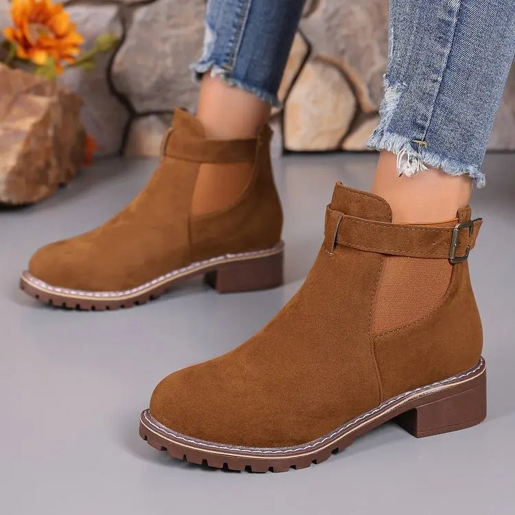 Bequeme und modische orthopädische Stiefel