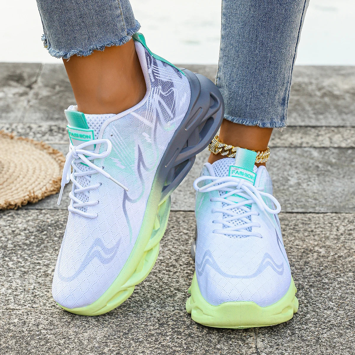 Stützende und stilvolle orthopädische Turnschuhe