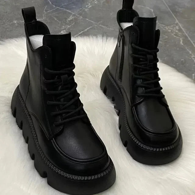 Lässige und stützende orthopädische Stiefel