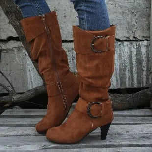 Stützende und trendige orthopädische Stiefel