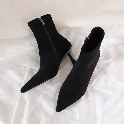 Modische und stützende orthopädische Stiefel