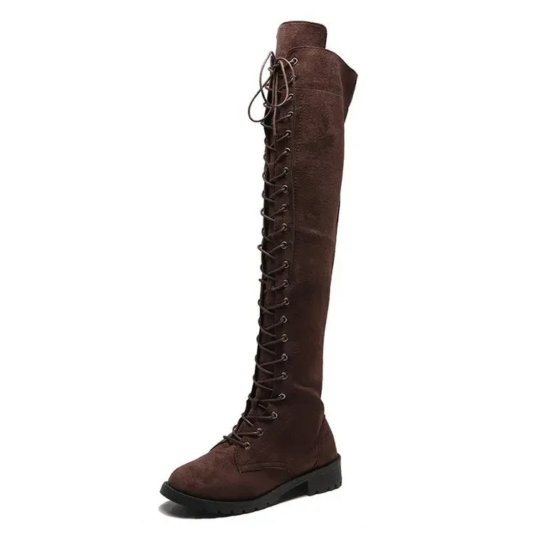 Lässige und stützende orthopädische Stiefel
