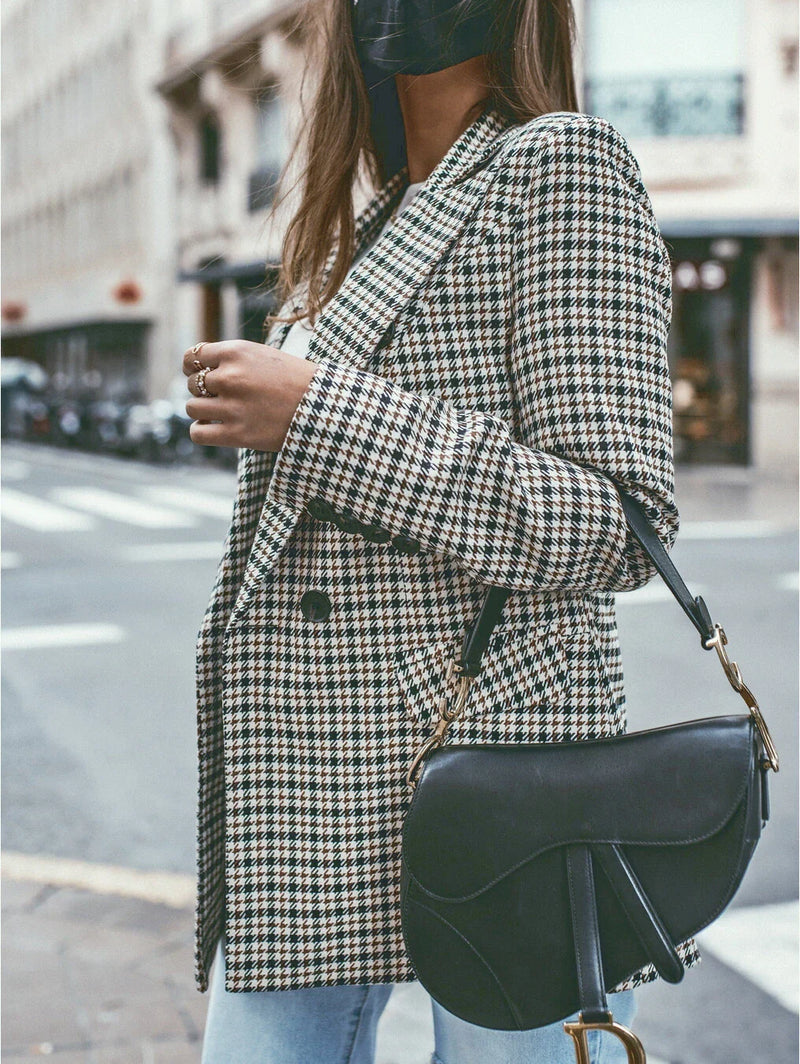 Klassisch gestaltete Jacke