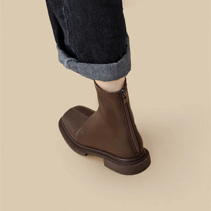 Elegante und stützende orthopädische Absätze