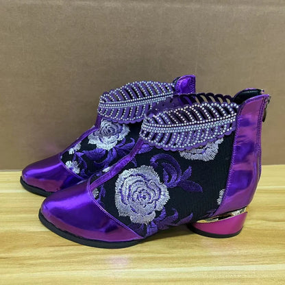 Vielseitige und stützende orthopädische Stiefel