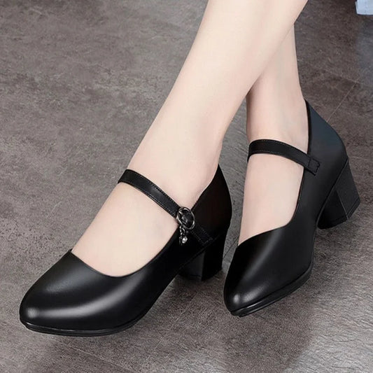 Stützende und stilvolle orthopädische Schuhe