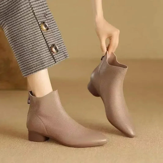 Stützende und stilvolle orthopädische Stiefel