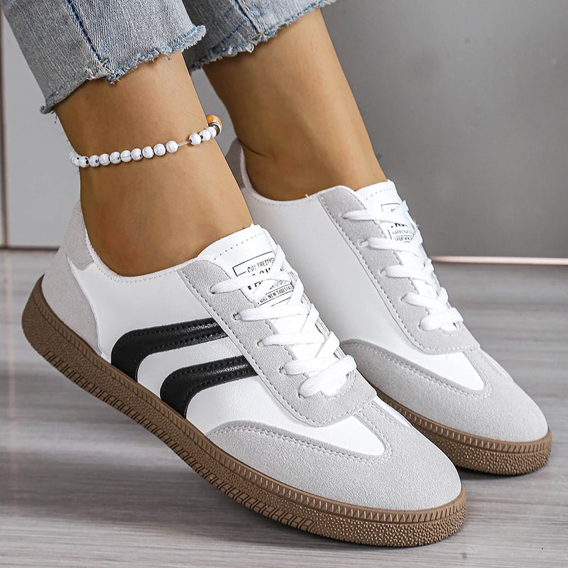 Modische und stützende orthopädische Turnschuhe