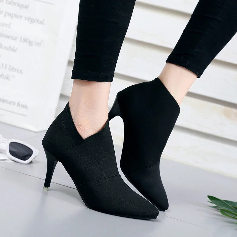 Modische und stützende orthopädische Schuhe
