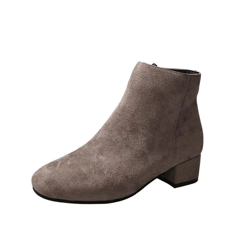 Bequeme und modische orthopädische Stiefel