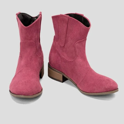 Stützende und trendige orthopädische Stiefel