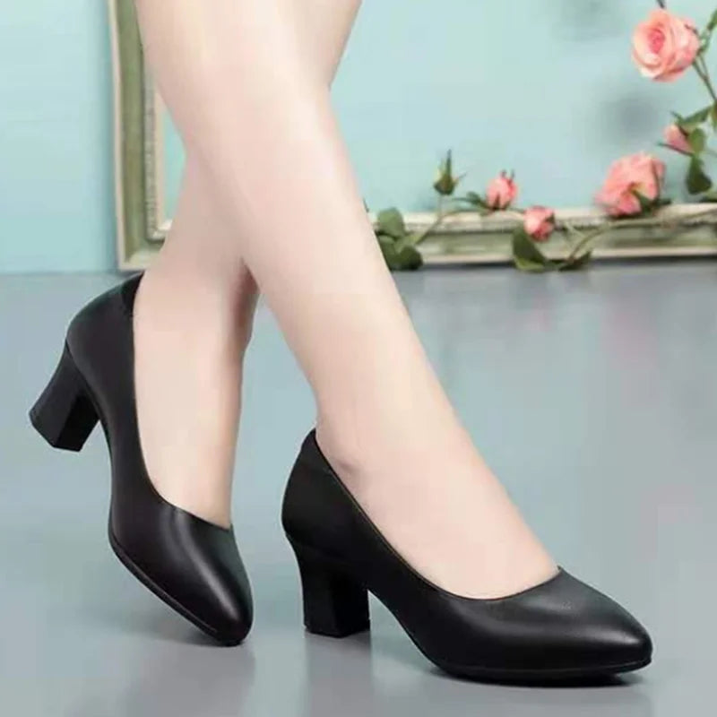 Stützende und stilvolle orthopädische Schuhe