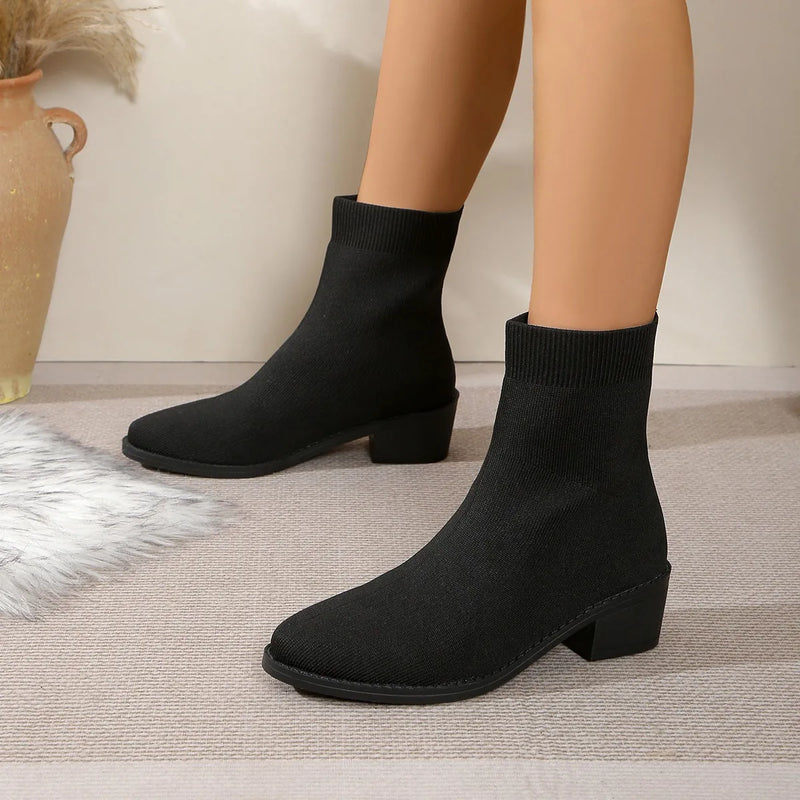 Bequeme und modische orthopädische Stiefel