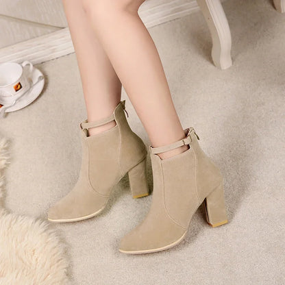 Maßgeschneiderte und bequeme orthopädische Stiefel