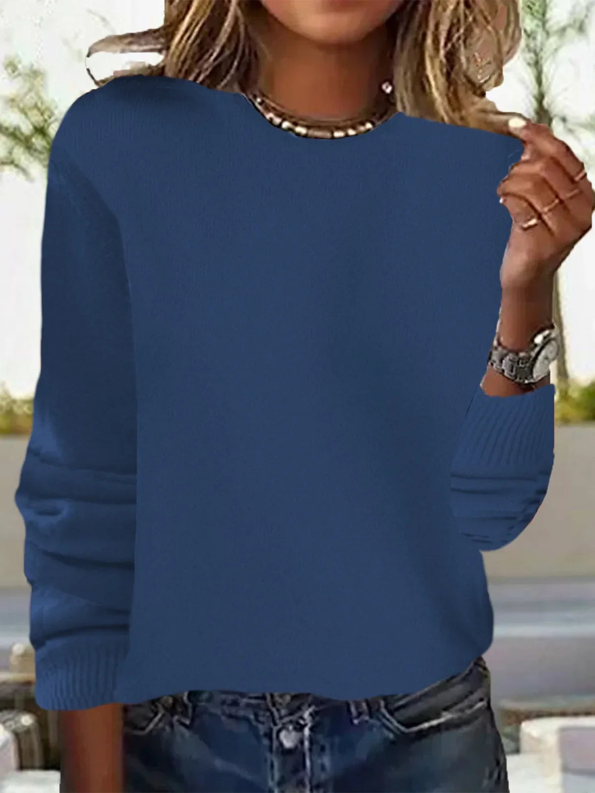 Schlanker und zeitgemäßer Pullover