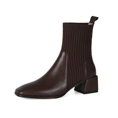 Elegante und stützende orthopädische Absätze