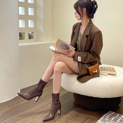 Maßgeschneiderte und bequeme orthopädische Stiefel