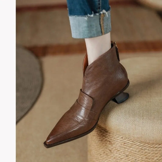 Maßgeschneiderte und bequeme orthopädische Stiefel