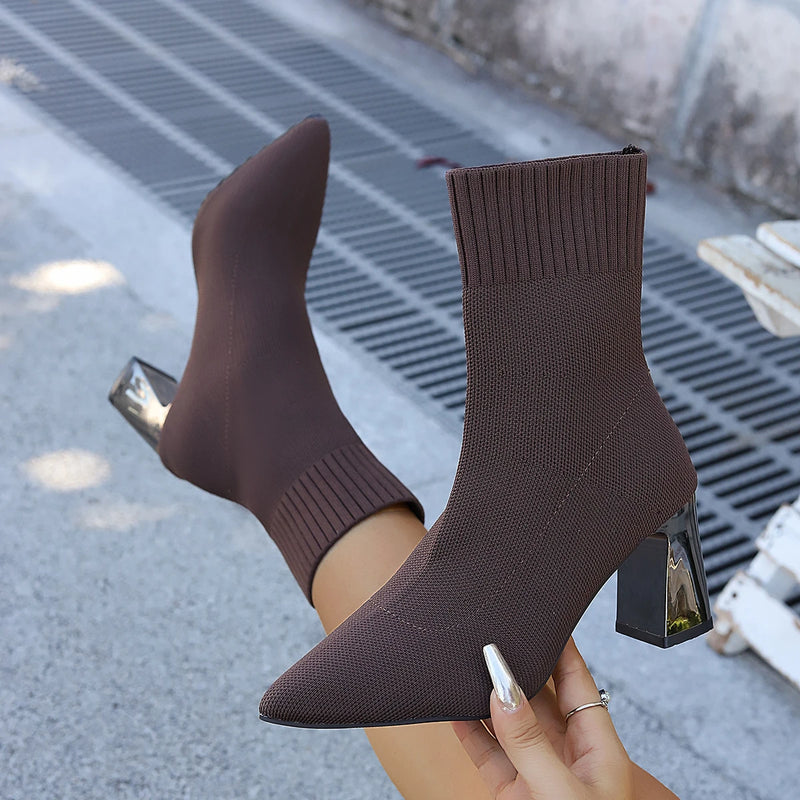 Maßgeschneiderte und bequeme orthopädische Stiefel