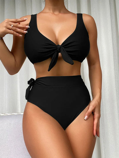 Poliert und verspielt Bikini