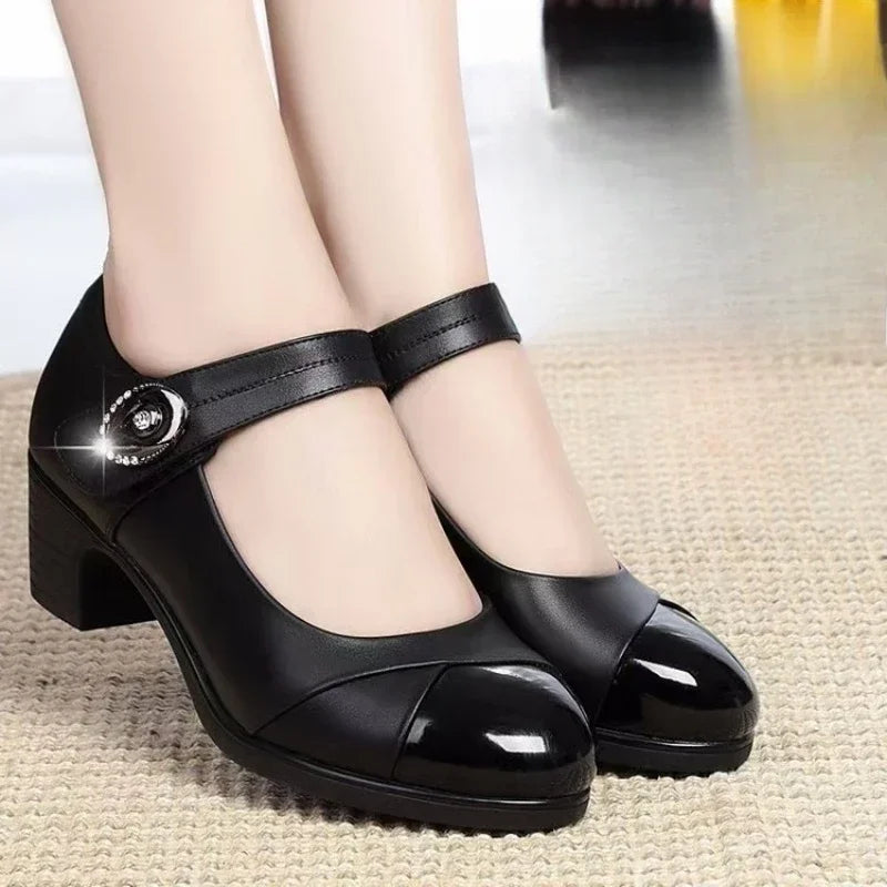 Modische und stützende orthopädische Schuhe