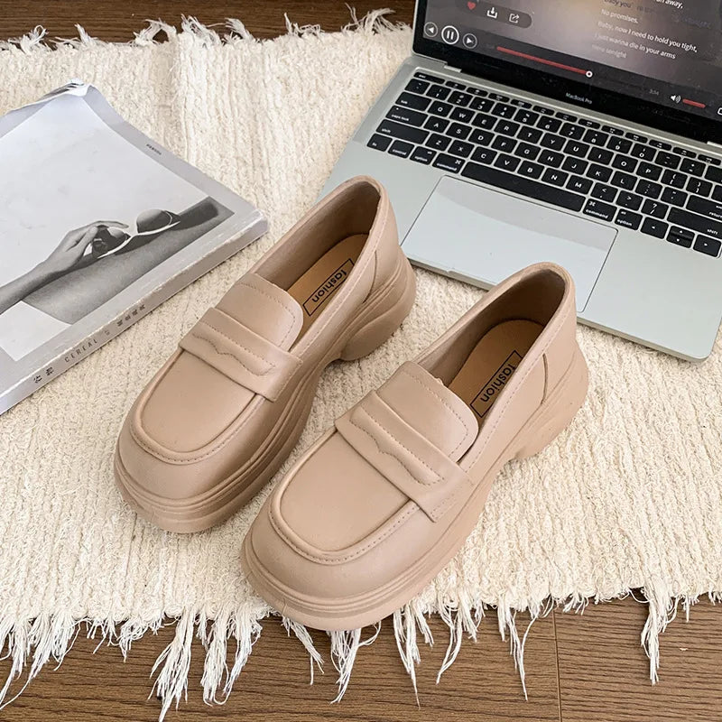 Stützende und trendige orthopädische Slipper