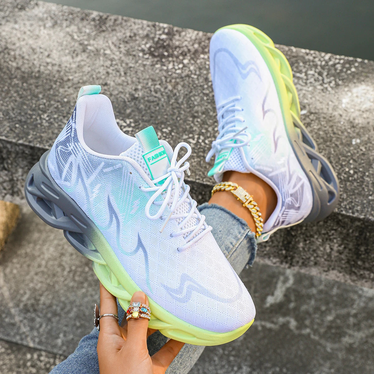 Lässige und stützende orthopädische Turnschuhe